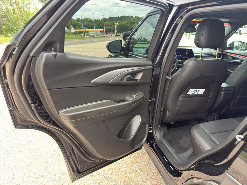 Used 2025 Chevrolet TrailBlazer RS w/ Convenience Package FWD image 37