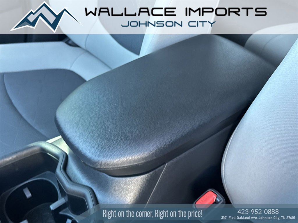 Used 2023 Toyota RAV4 XLE image 40