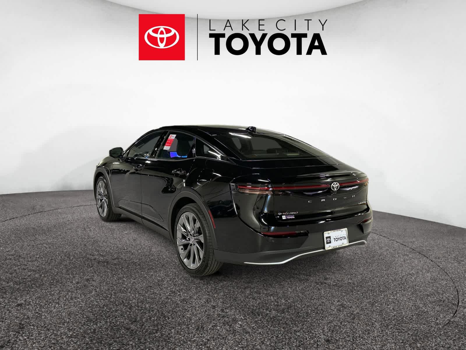 New 2026 Toyota Crown Limited AWD/4WD image 4