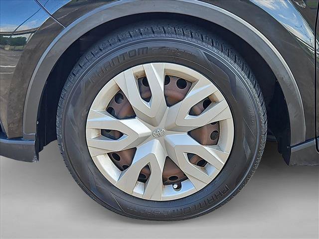 Used 2021 Toyota C-HR LE FWD image 22