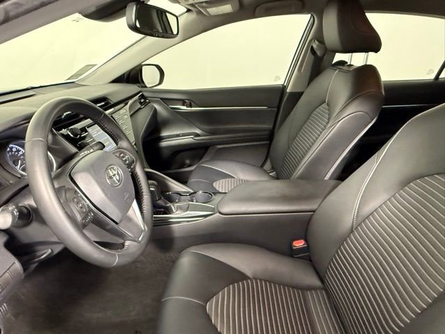 Used 2020 Toyota Camry SE w/ Convenience Package FWD image 24