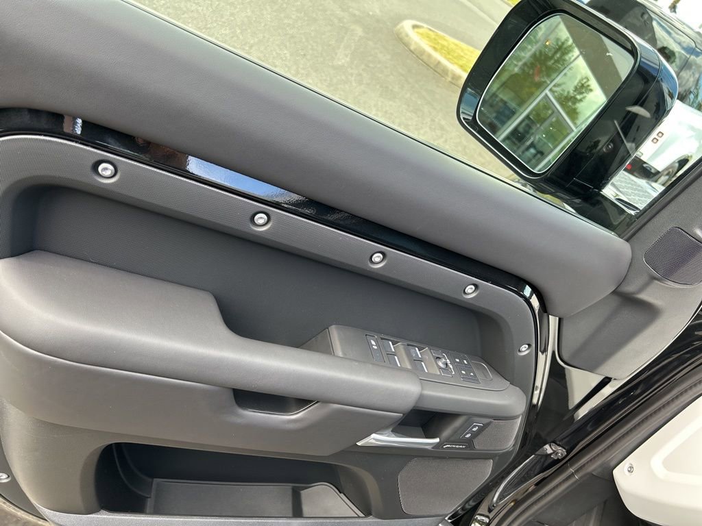 New 2025 Land Rover Defender 130 S image 11