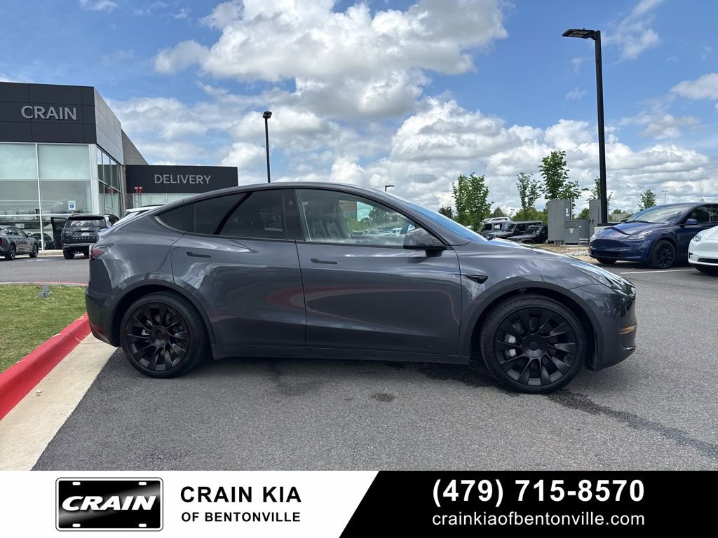 Used 2023 Tesla Model Y Long Range AWD/4WD image 3