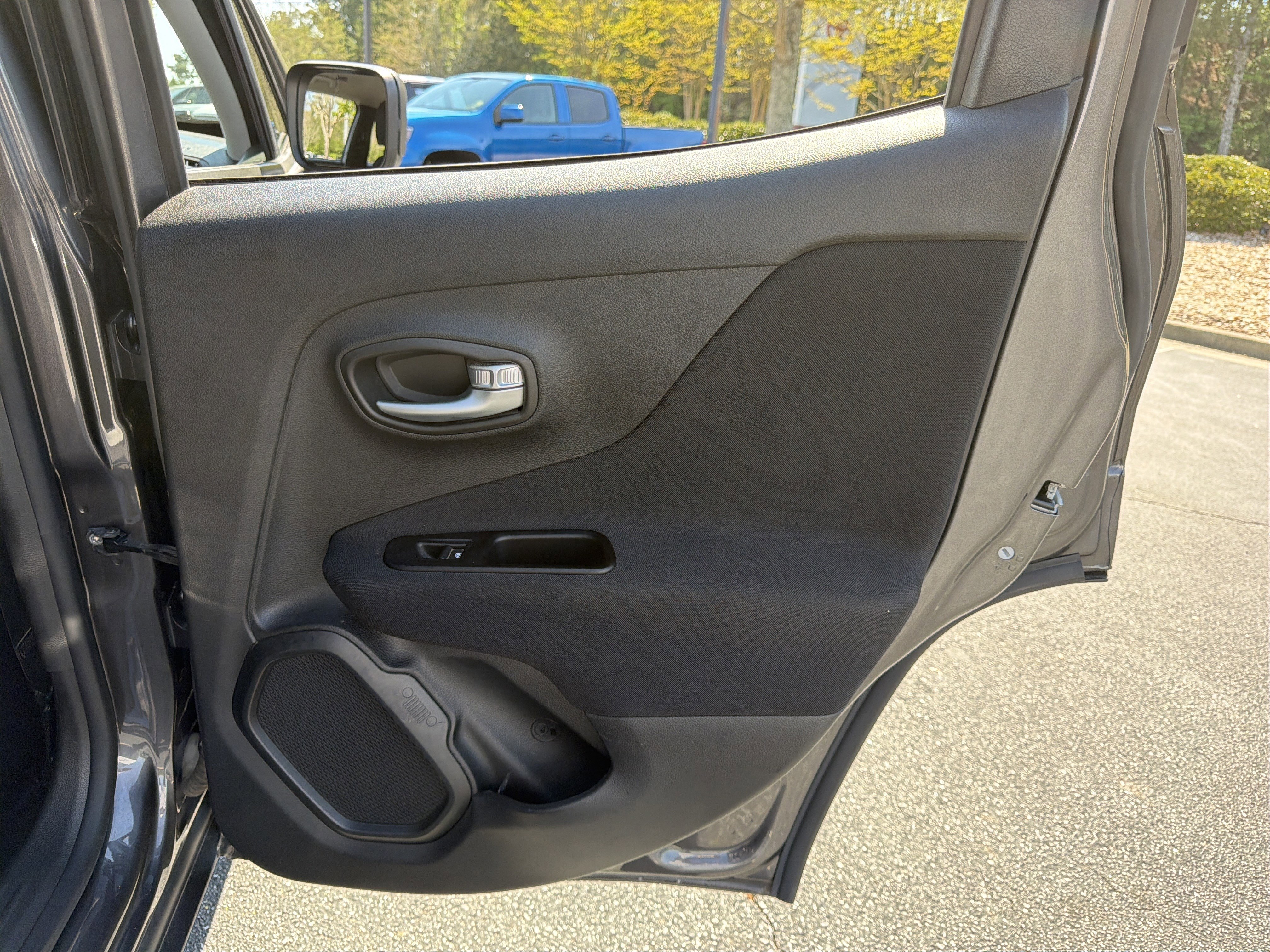 Used 2020 Jeep Renegade Sport w/ UConnect 7.0 Group image 16