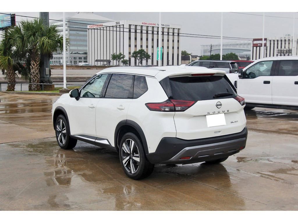 Used 2023 Nissan Rogue SL w/ SL Premium Package image 4