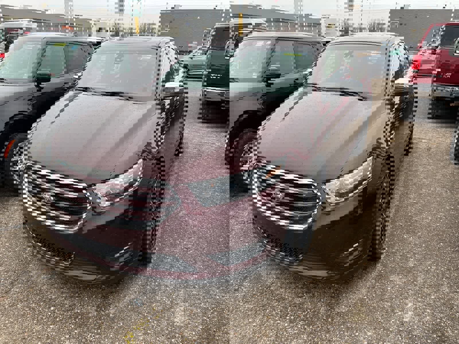 Used 2019 Ford Taurus Limited image 2