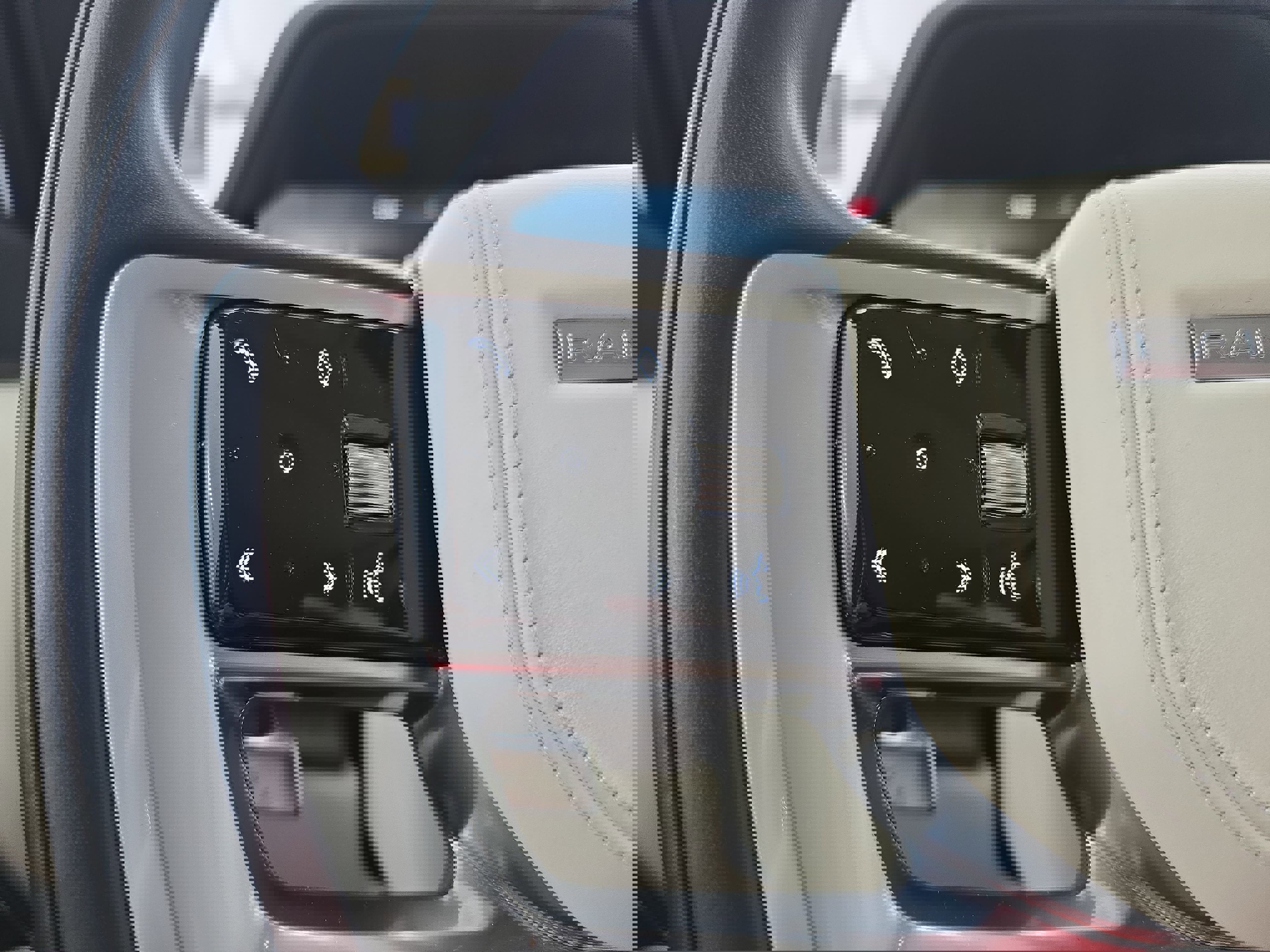 Certified 2023 Land Rover Range Rover SE image 17