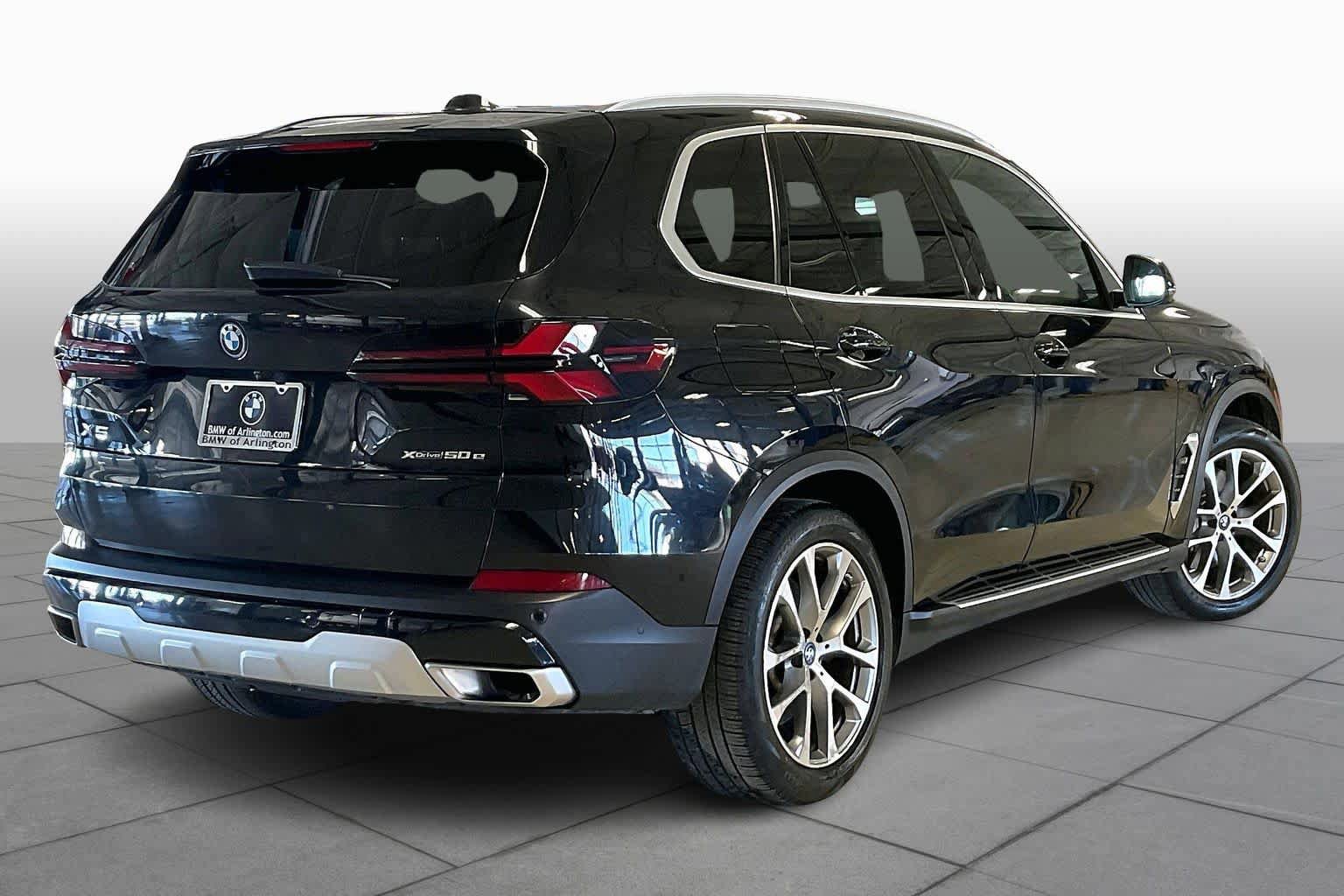 Used 2024 BMW X5 xDrive50e image 12