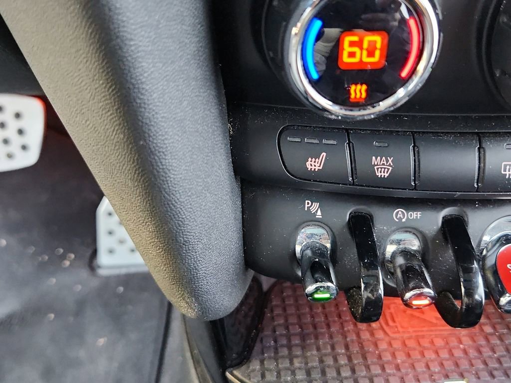 Used 2021 MINI Cooper S w/ Driver Assistance Package image 33