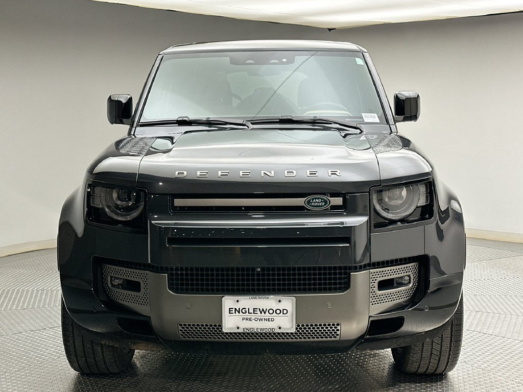 Used 2025 Land Rover Defender 110 X-Dynamic SE AWD/4WD image 16