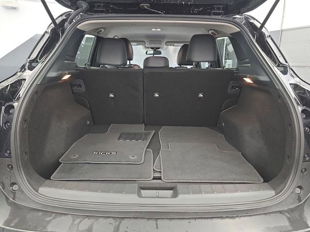 Used 2025 Nissan Kicks SR image 37