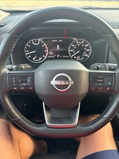 Used 2025 Nissan Rogue SV AWD/4WD image 8