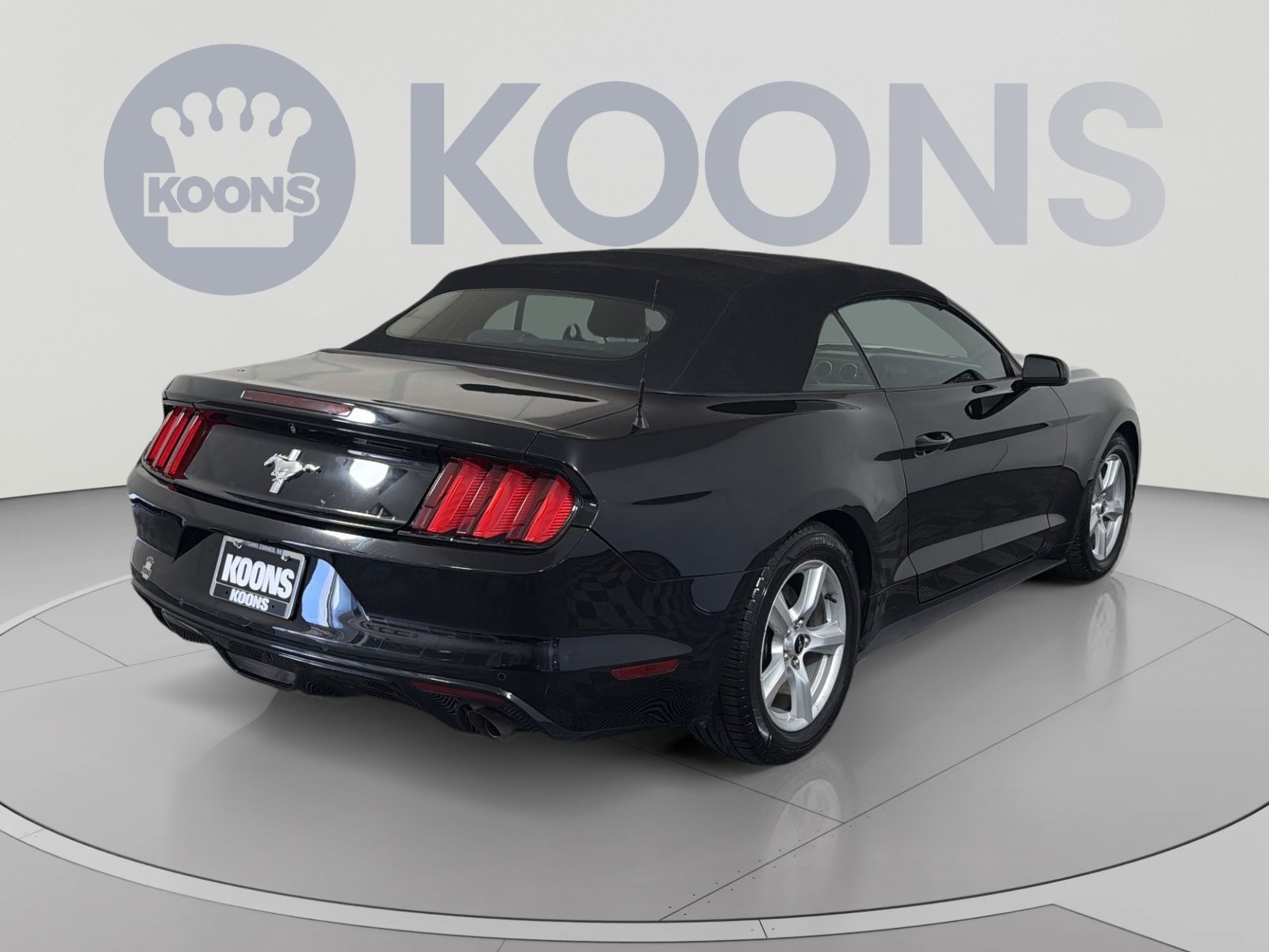 Used 2016 Ford Mustang Convertible RWD image 7