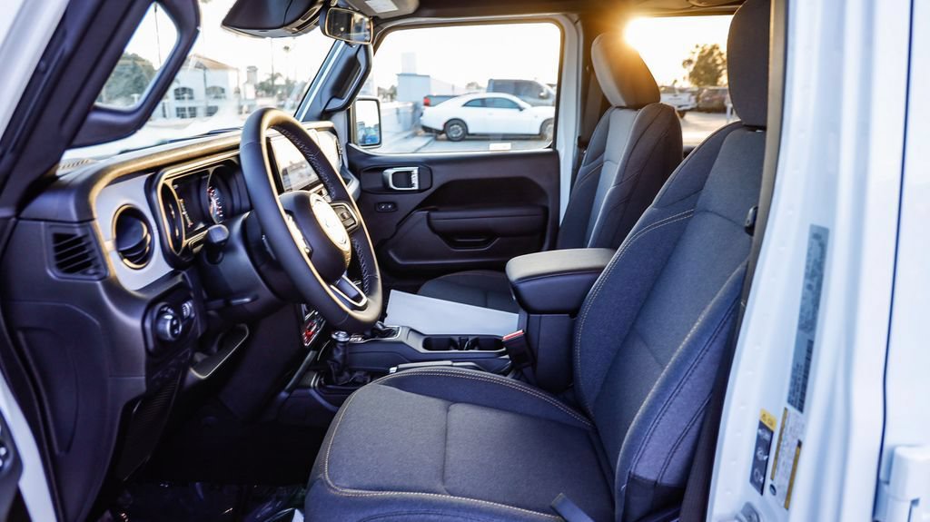 New 2026 Jeep Gladiator Sport AWD/4WD image 22