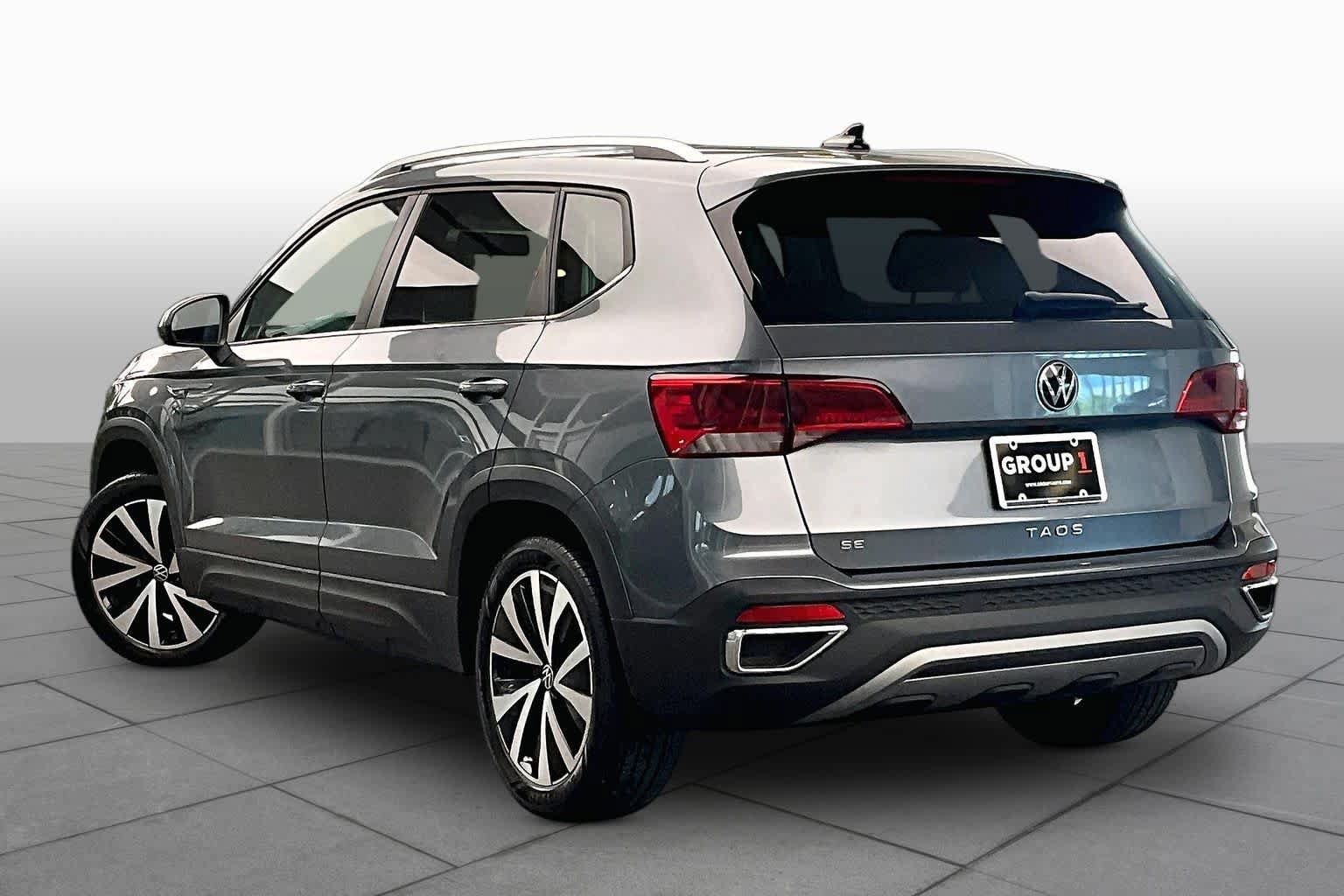 Used 2022 Volkswagen Taos SE FWD image 12