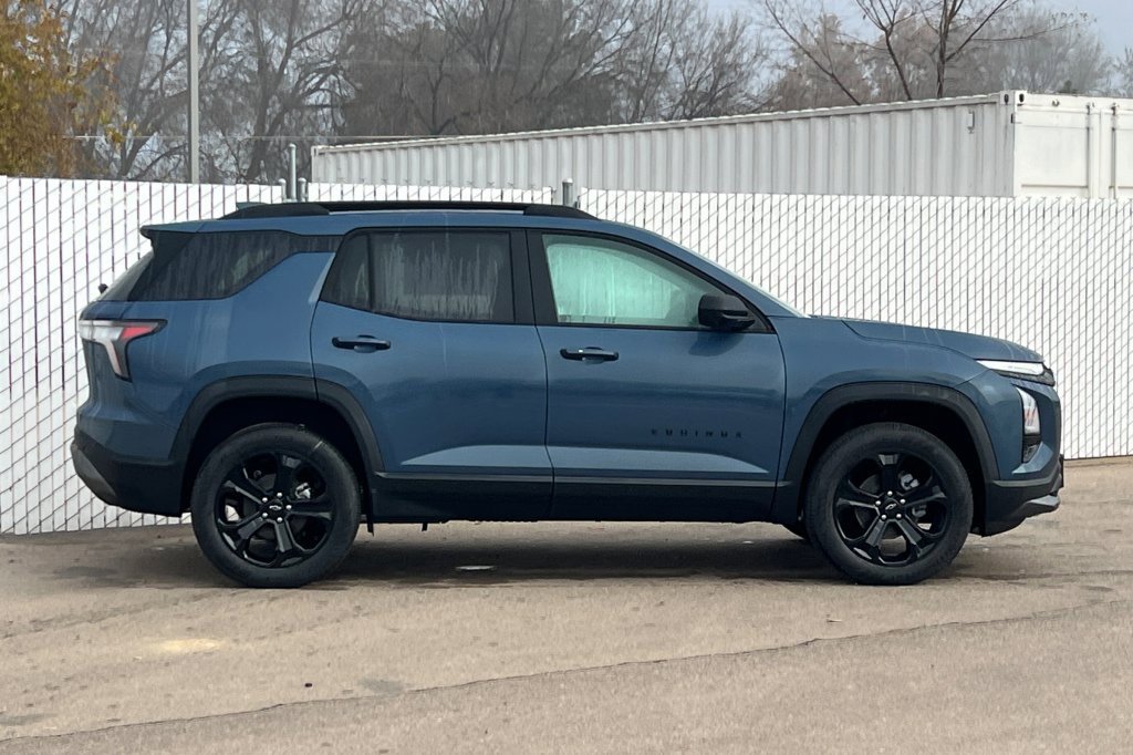 New 2026 Chevrolet Equinox LT image 3