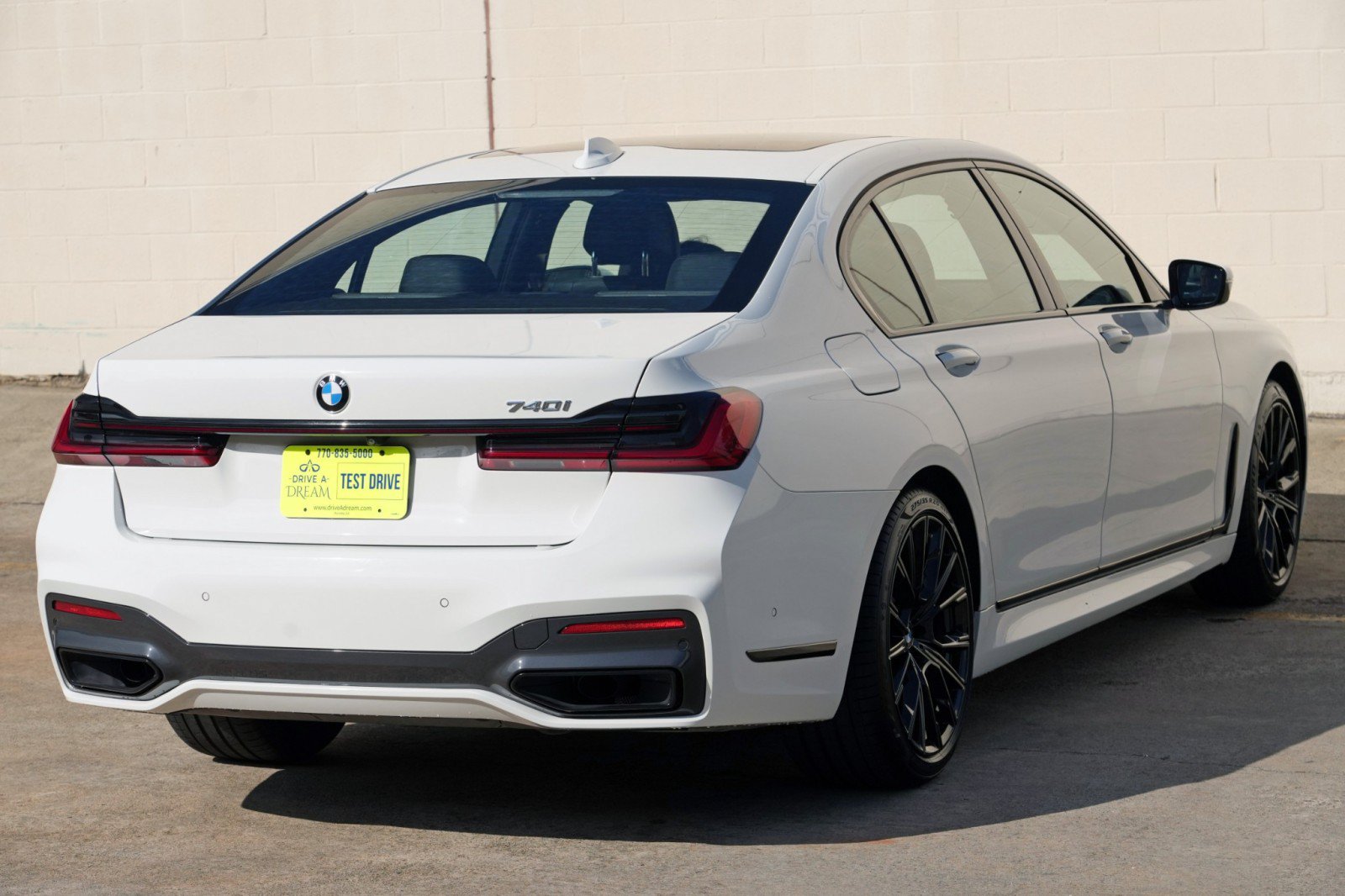 Used 2022 BMW 740i w/ M Sport Package RWD image 59