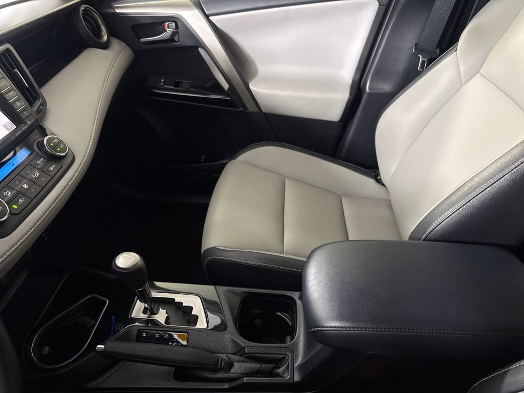 Used 2018 Toyota RAV4 Limited image 21