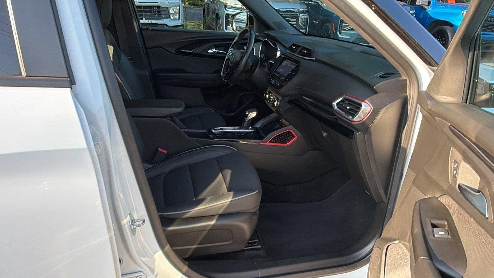 Used 2023 Chevrolet TrailBlazer RS w/ Convenience Package FWD image 19