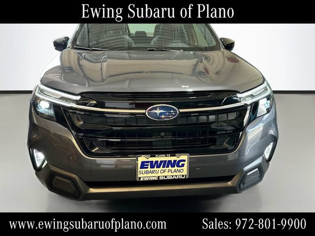 Used 2025 Subaru Forester Touring AWD/4WD image 2