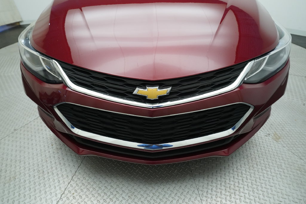 Used 2018 Chevrolet Cruze LT w/ Convenience Package FWD image 21