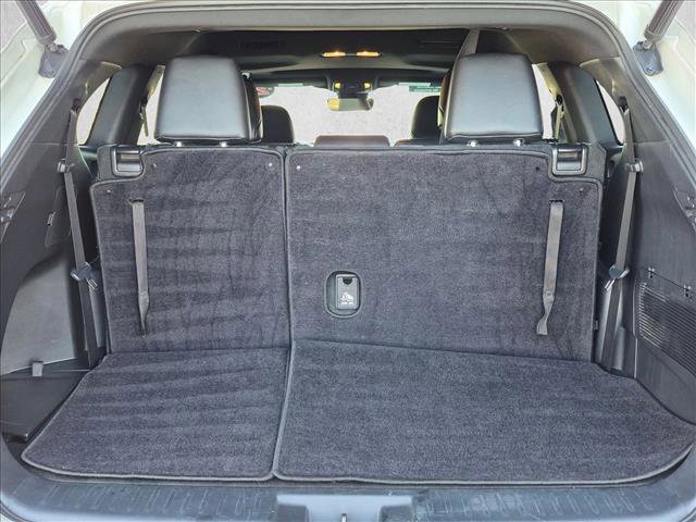 Used 2021 Toyota Highlander XSE FWD image 6