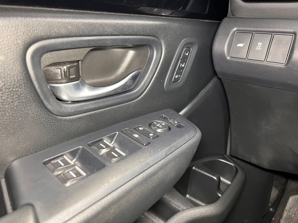 Used 2025 Honda Pilot EX-L image 16