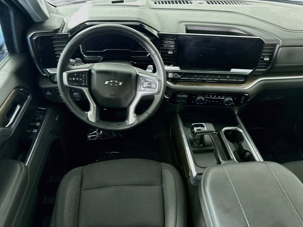 Used 2025 Chevrolet Silverado 1500 RST w/ Convenience Package II AWD/4WD image 3