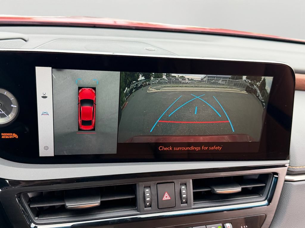 Certified 2024 Lexus ES 300h w/ Technology Package FWD image 22