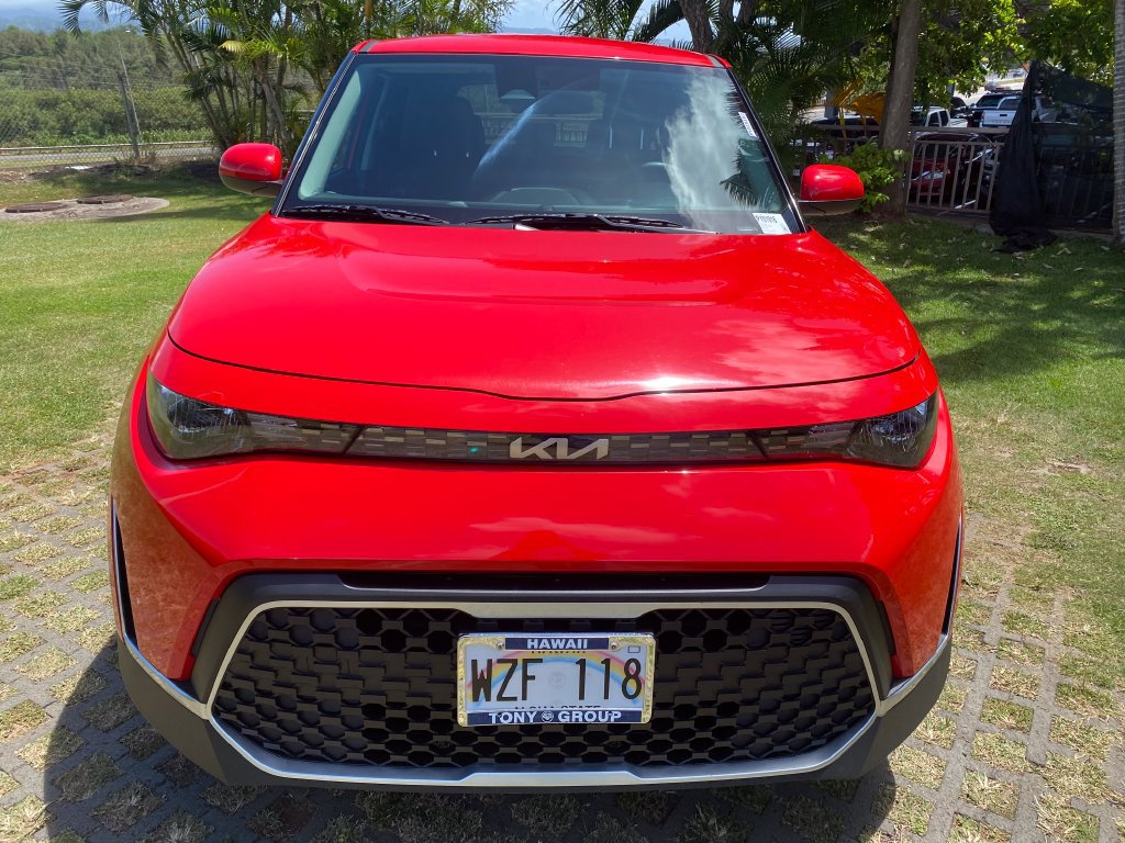Used 2024 Kia Soul LX w/ Option Group 015 FWD image 2