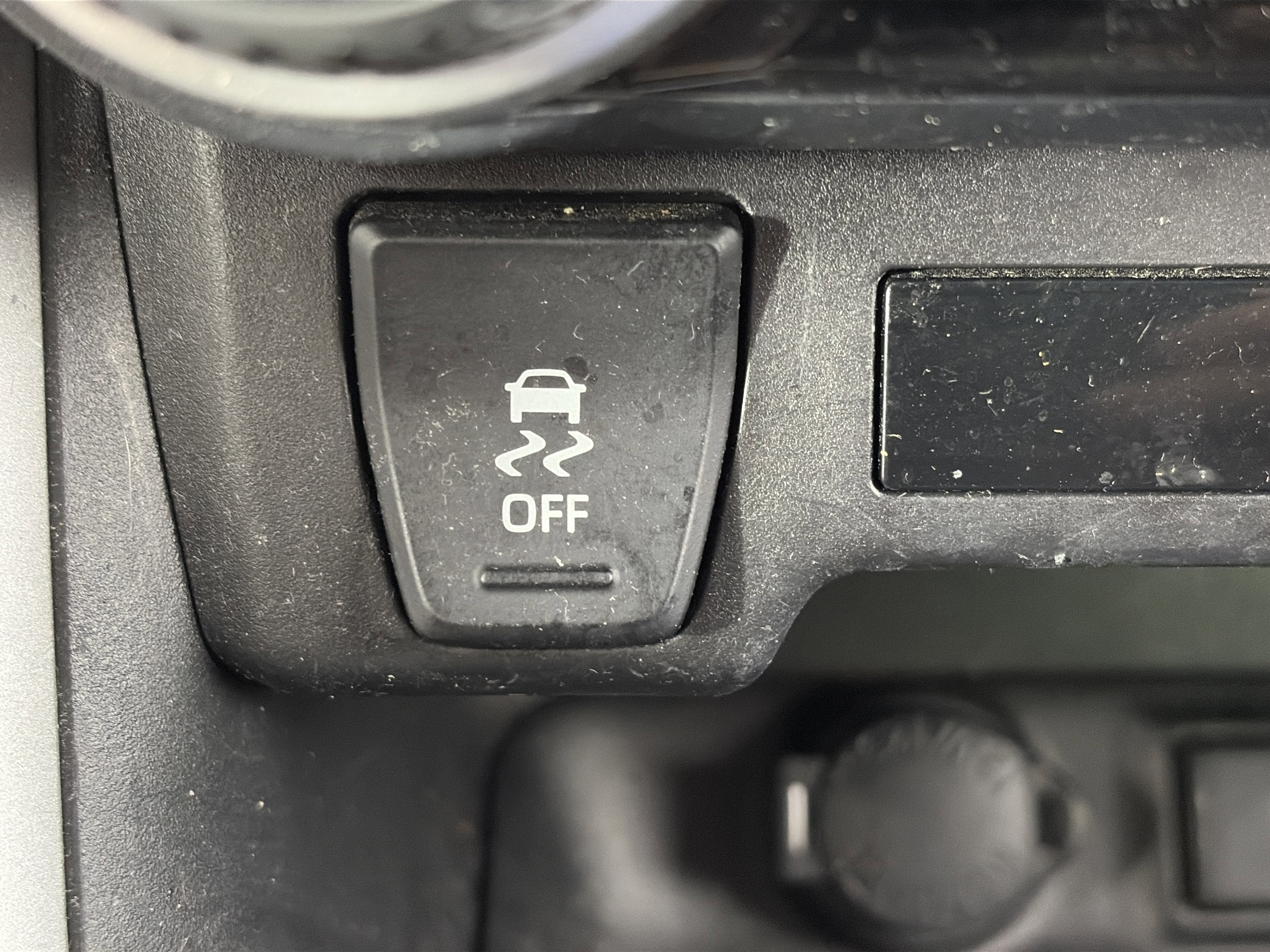Used 2021 Toyota RAV4 LE AWD/4WD image 21