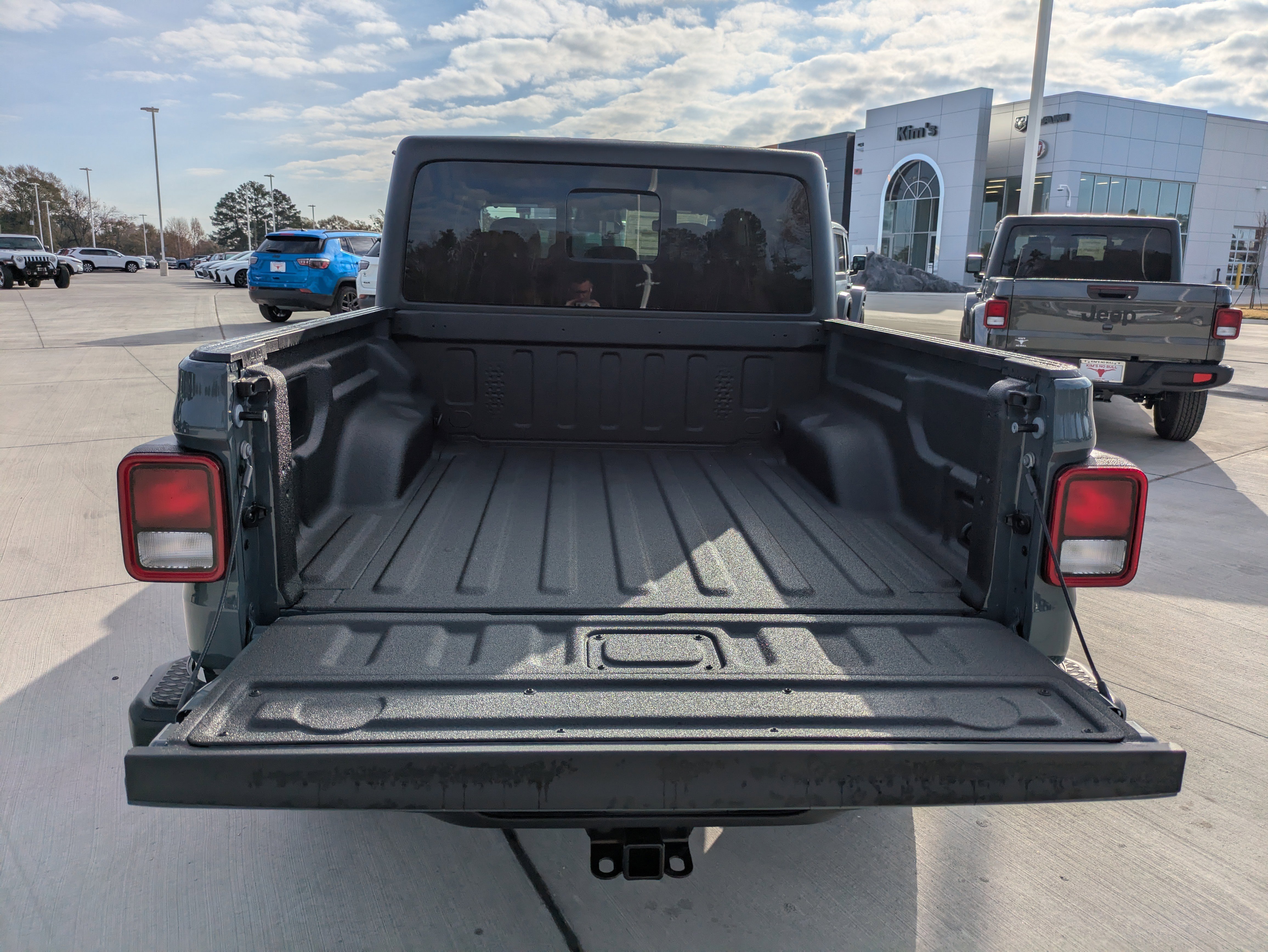 New 2026 Jeep Gladiator Sport AWD/4WD image 7