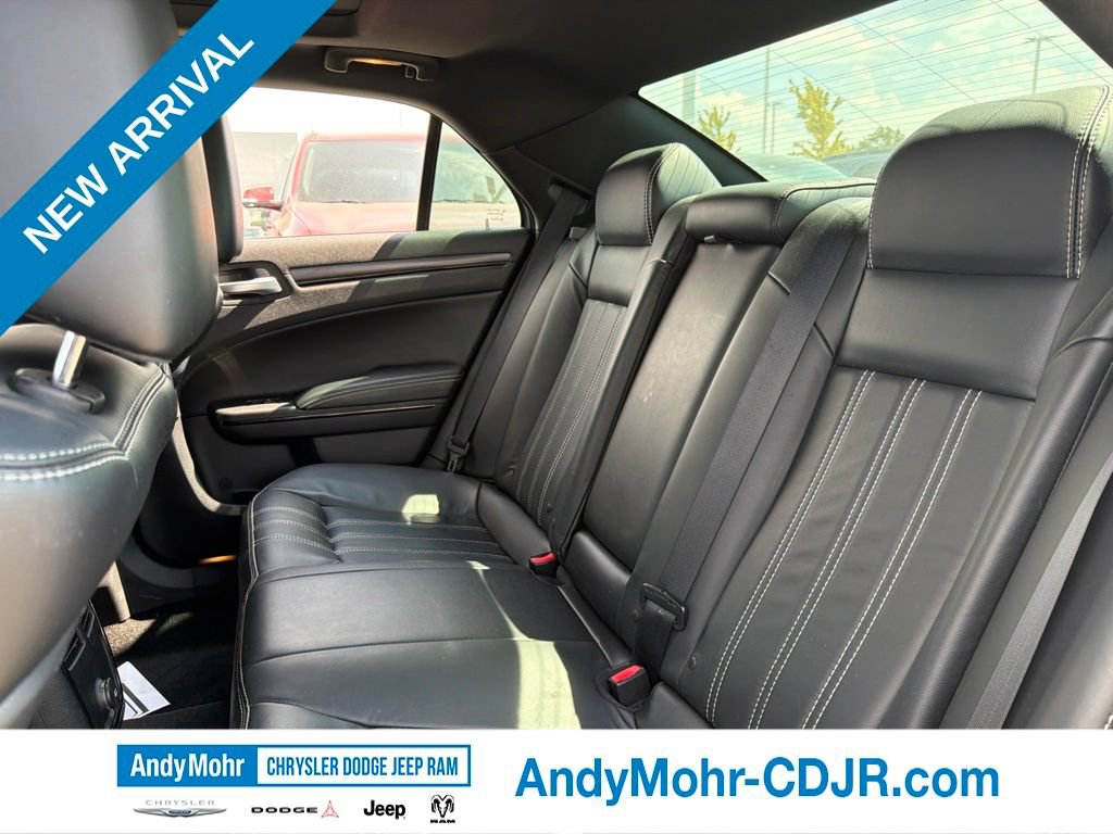 Used 2014 Chrysler 300 S w/ Light Group RWD image 12