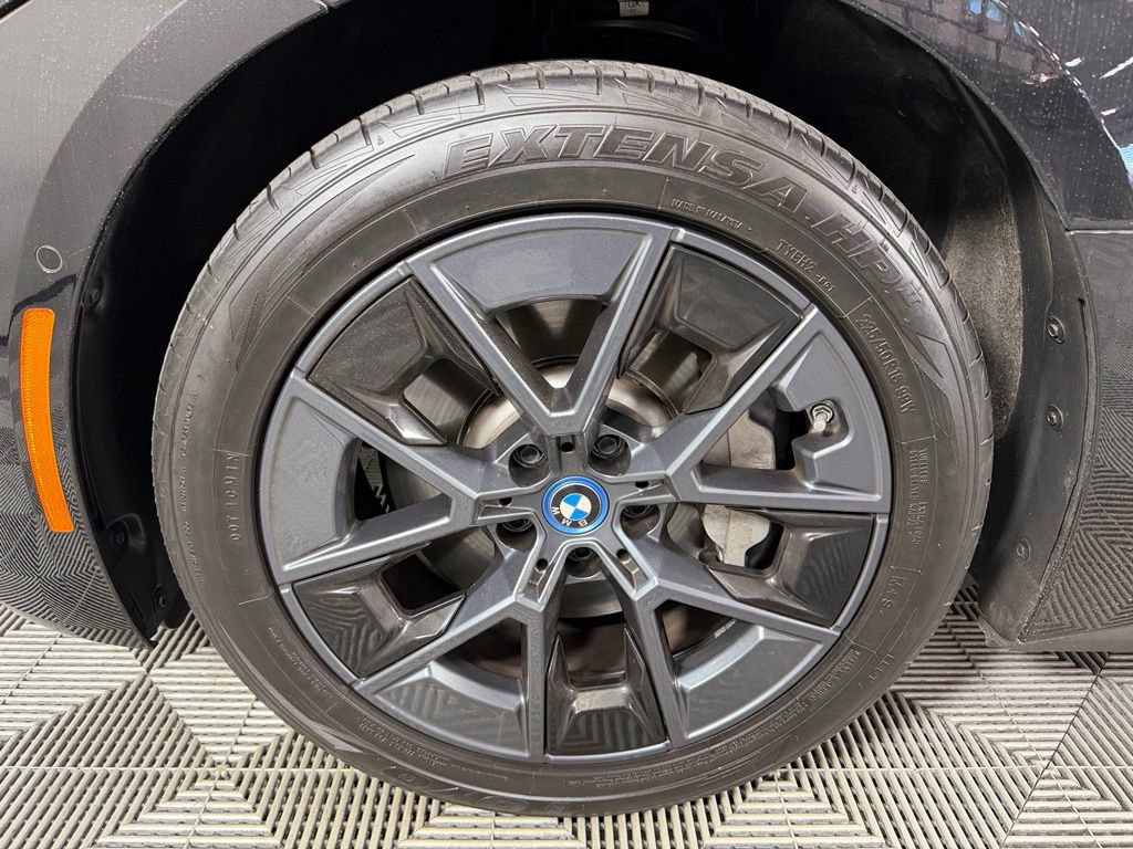 Used 2024 BMW i4 eDrive35 w/ Premium Package RWD image 11