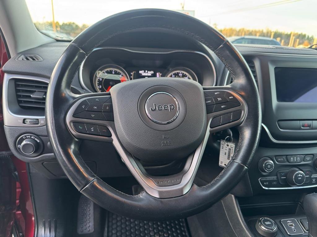 Used 2020 Jeep Cherokee Latitude w/ Cold Weather Group image 13