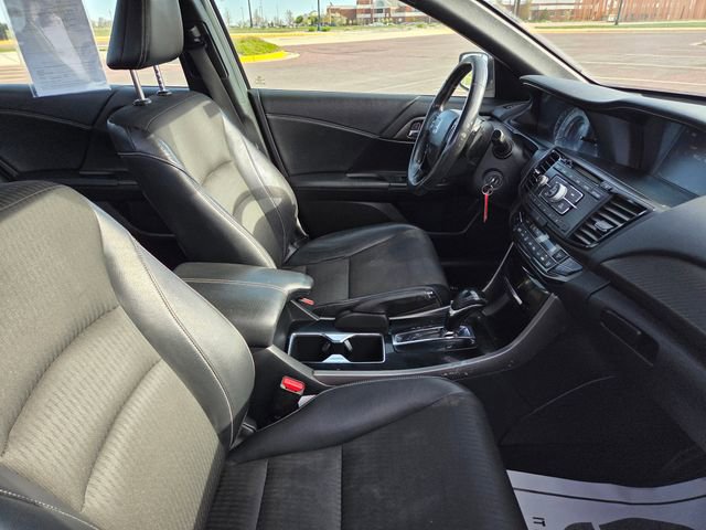 Used 2016 Honda Accord Sport image 30