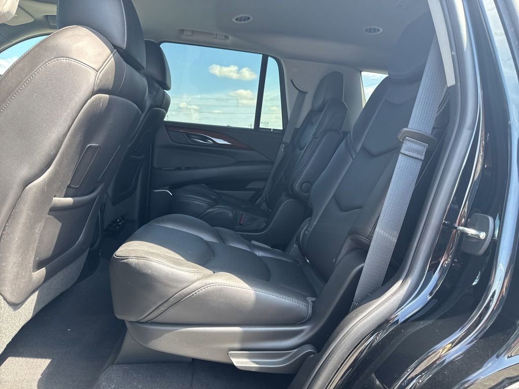 Used 2018 Cadillac Escalade Luxury RWD image 9