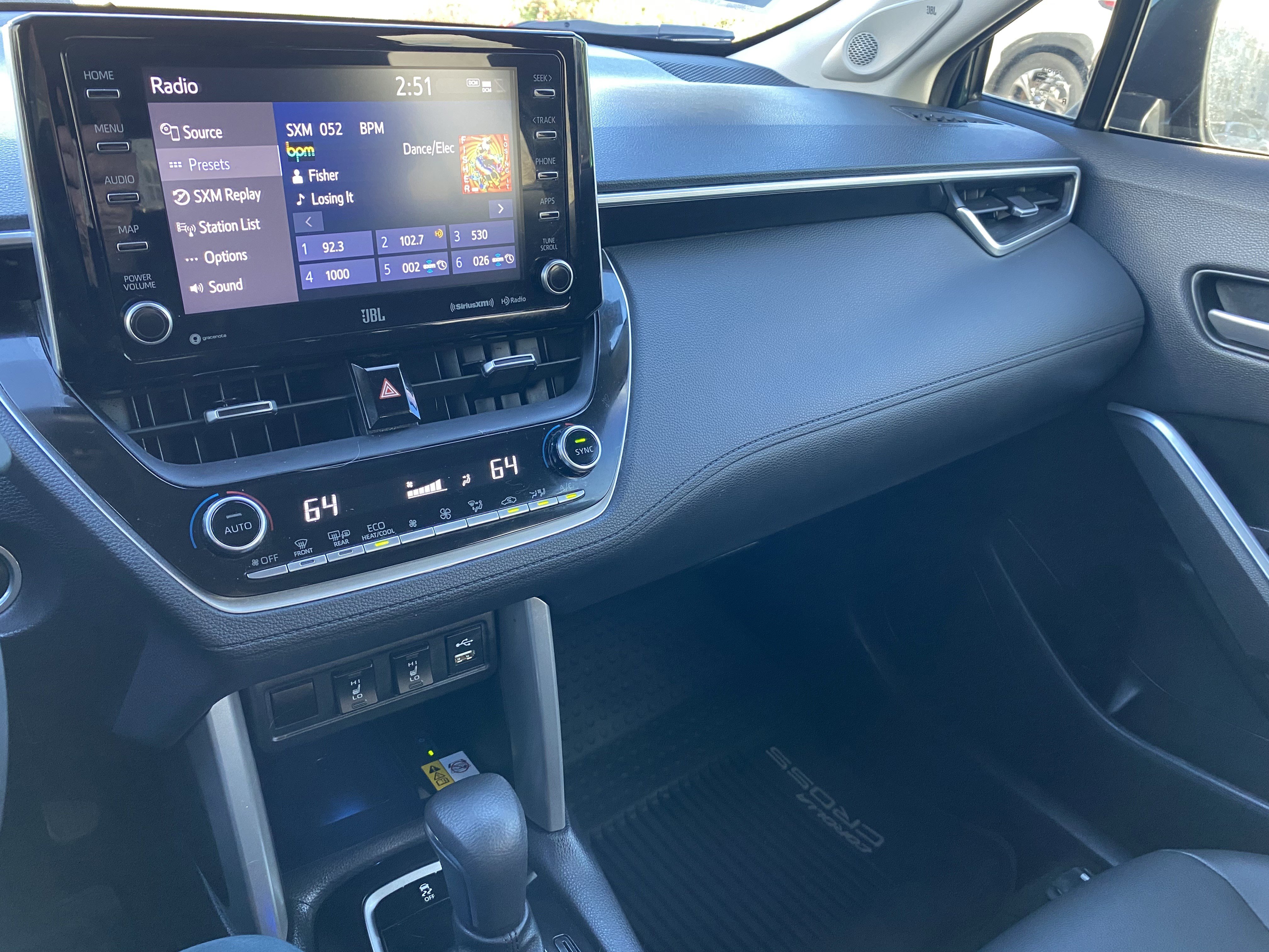 Used 2022 Toyota Corolla Cross XLE image 13