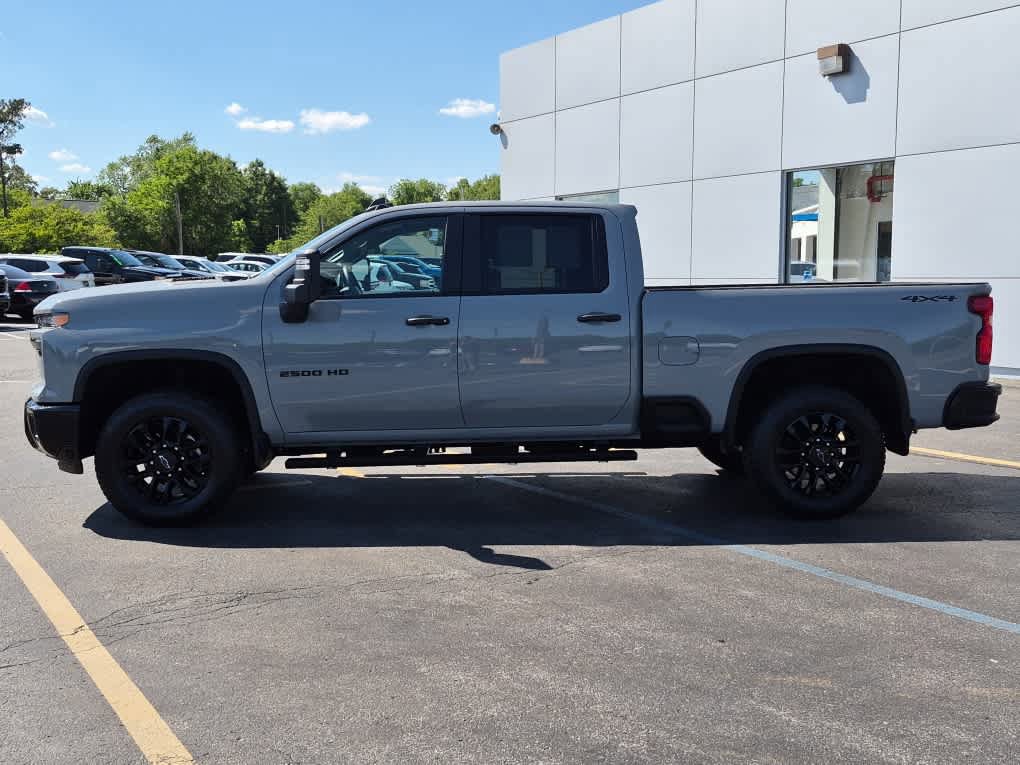 Used 2025 Chevrolet Silverado 2500 Custom w/ Custom Value Package AWD/4WD image 5