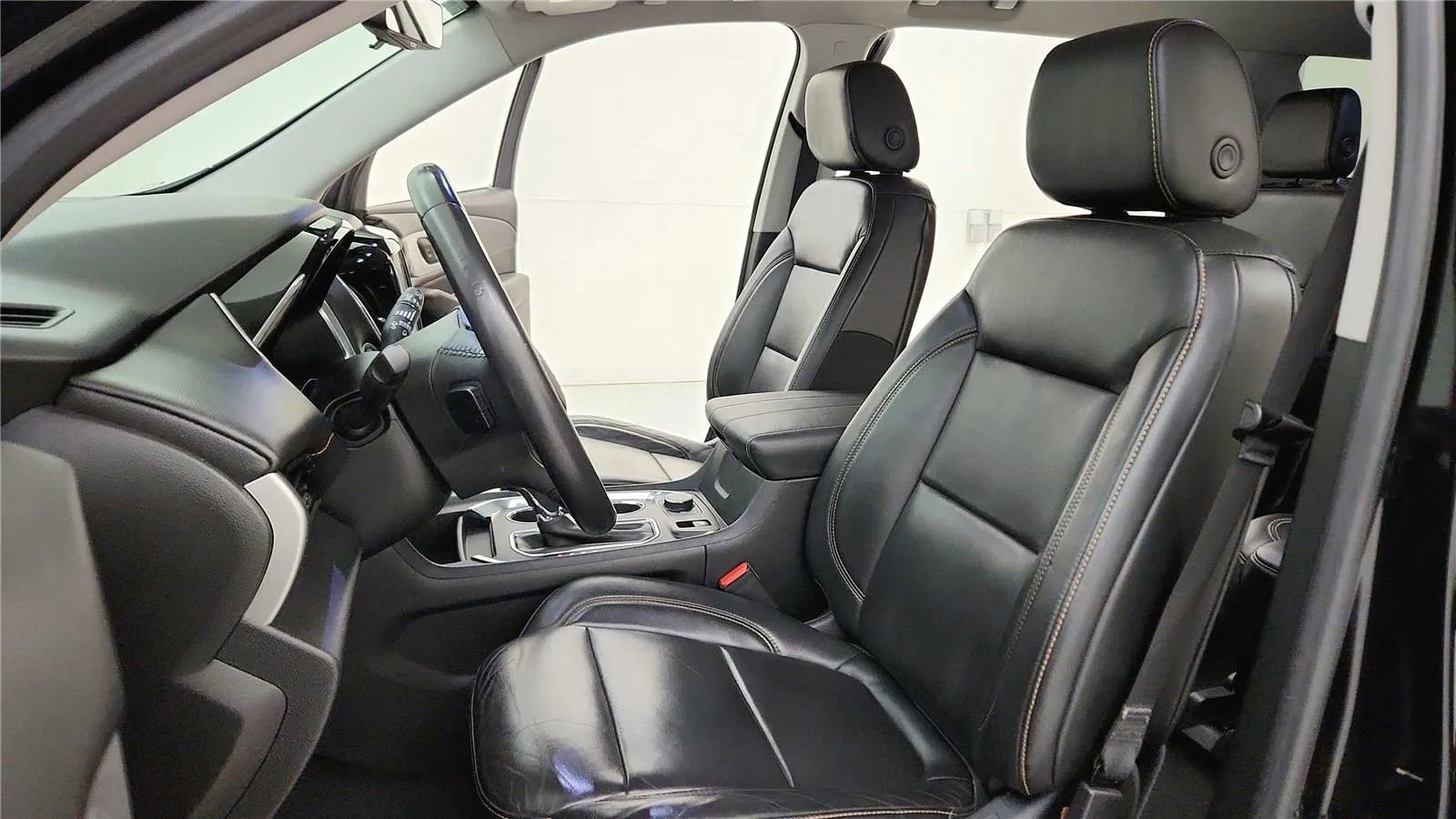 Used 2018 Chevrolet Traverse LT image 28