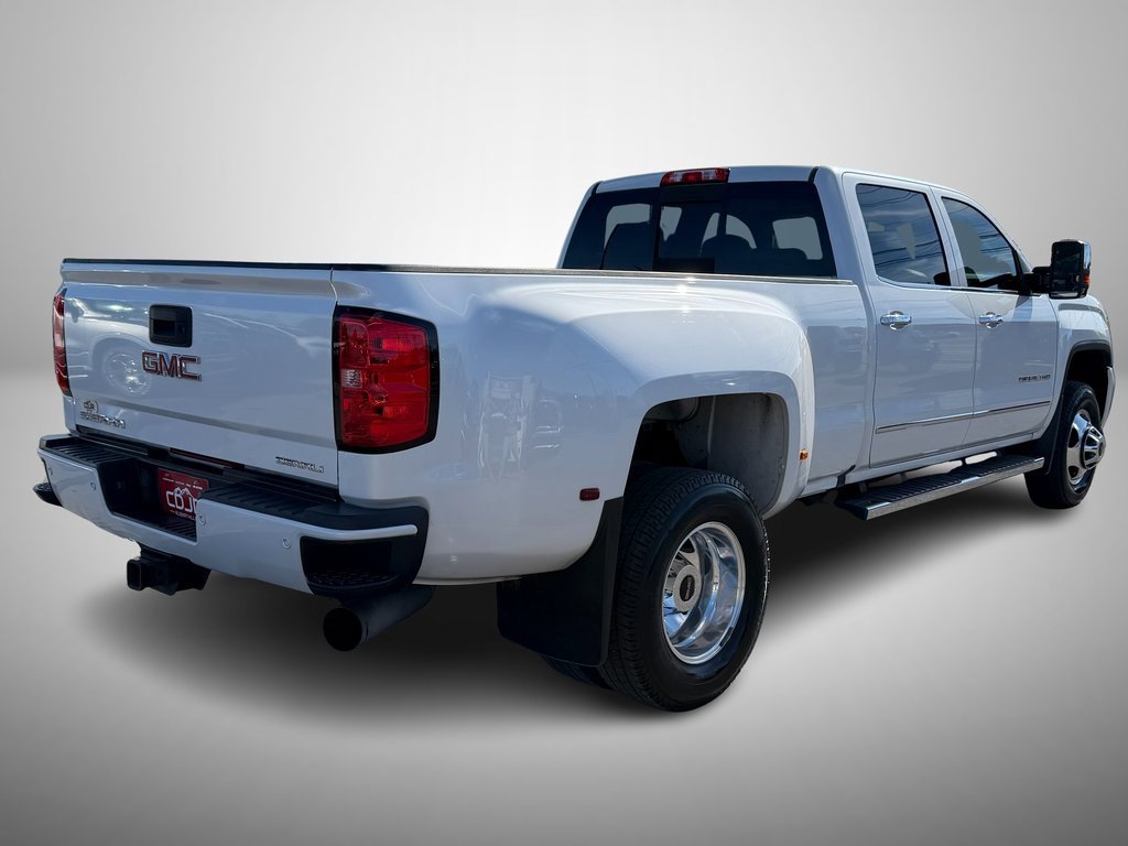 Used 2018 GMC Sierra 3500 Denali w/ Duramax Plus Package image 3