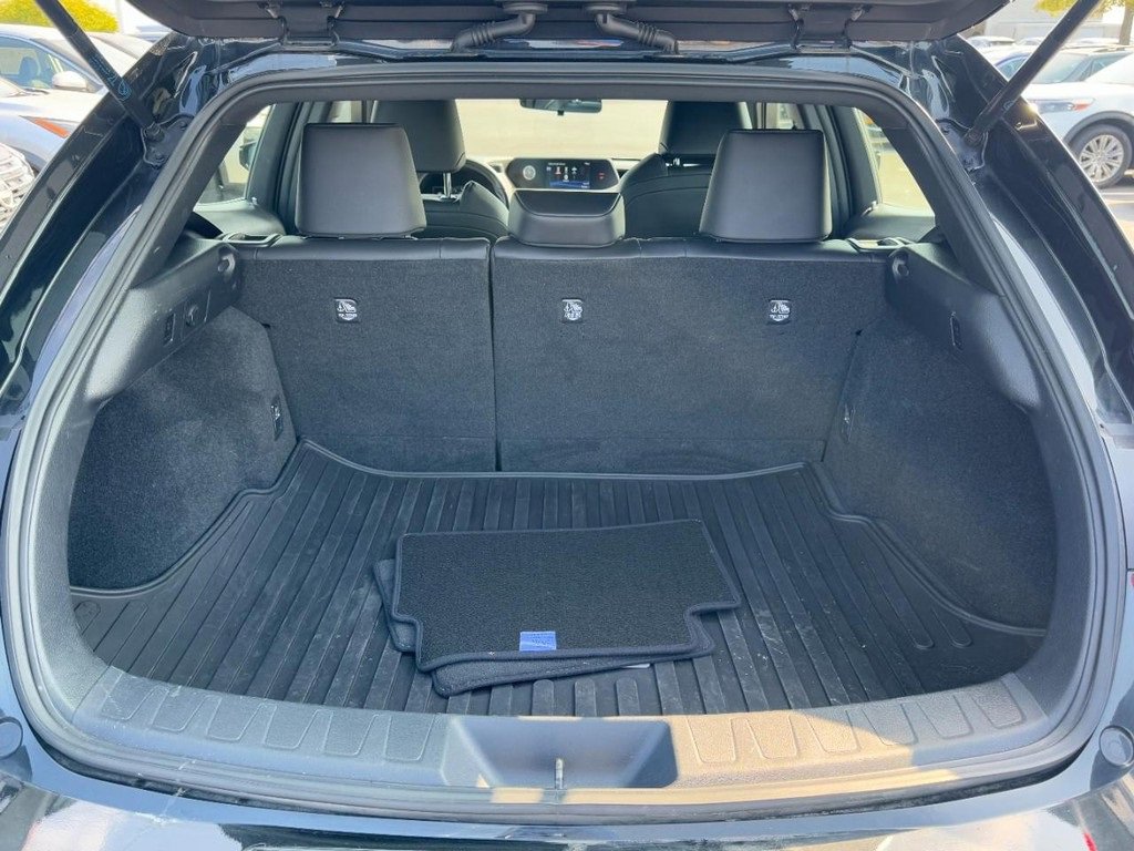 Used 2019 Lexus UX 200 image 6