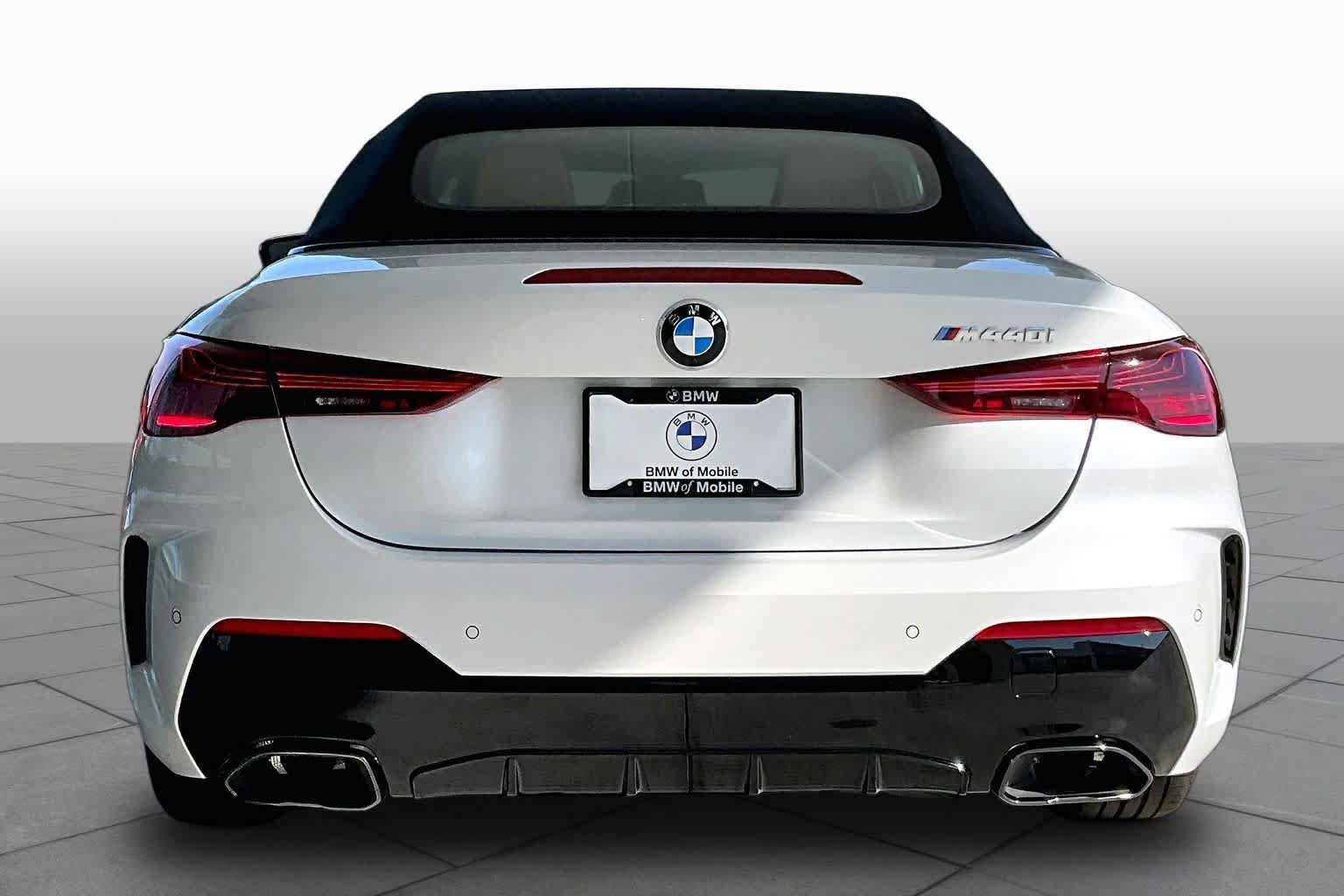 Used 2026 BMW M440i Convertible RWD image 4