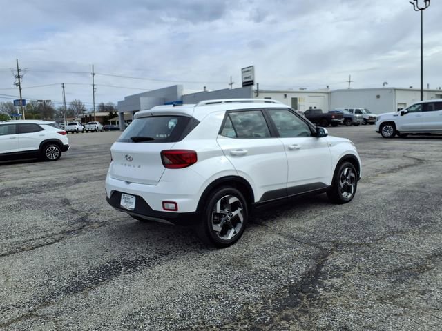 Used 2025 Hyundai Venue SEL image 16