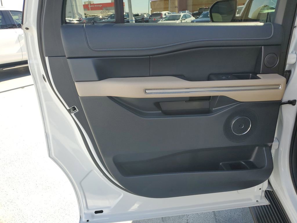 Used 2024 Ford Expedition Max Limited image 19