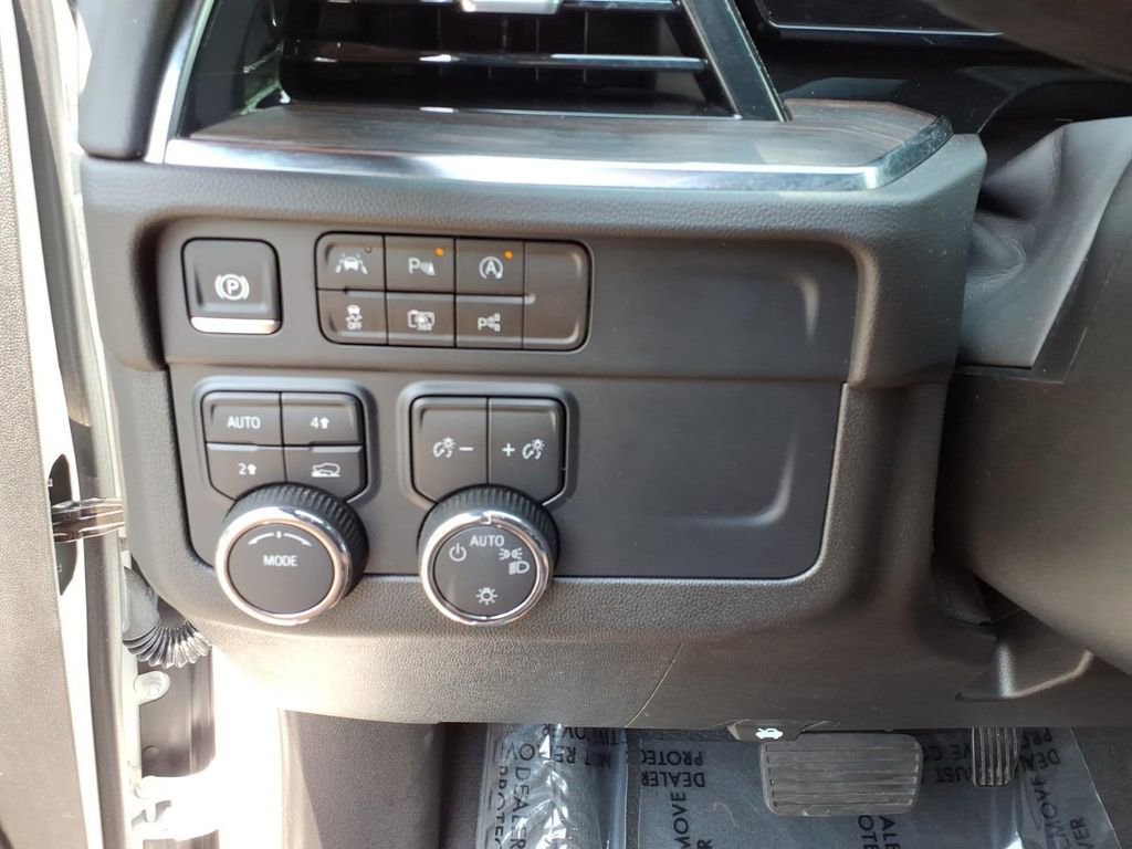 Certified 2025 Chevrolet Tahoe LT AWD/4WD image 12
