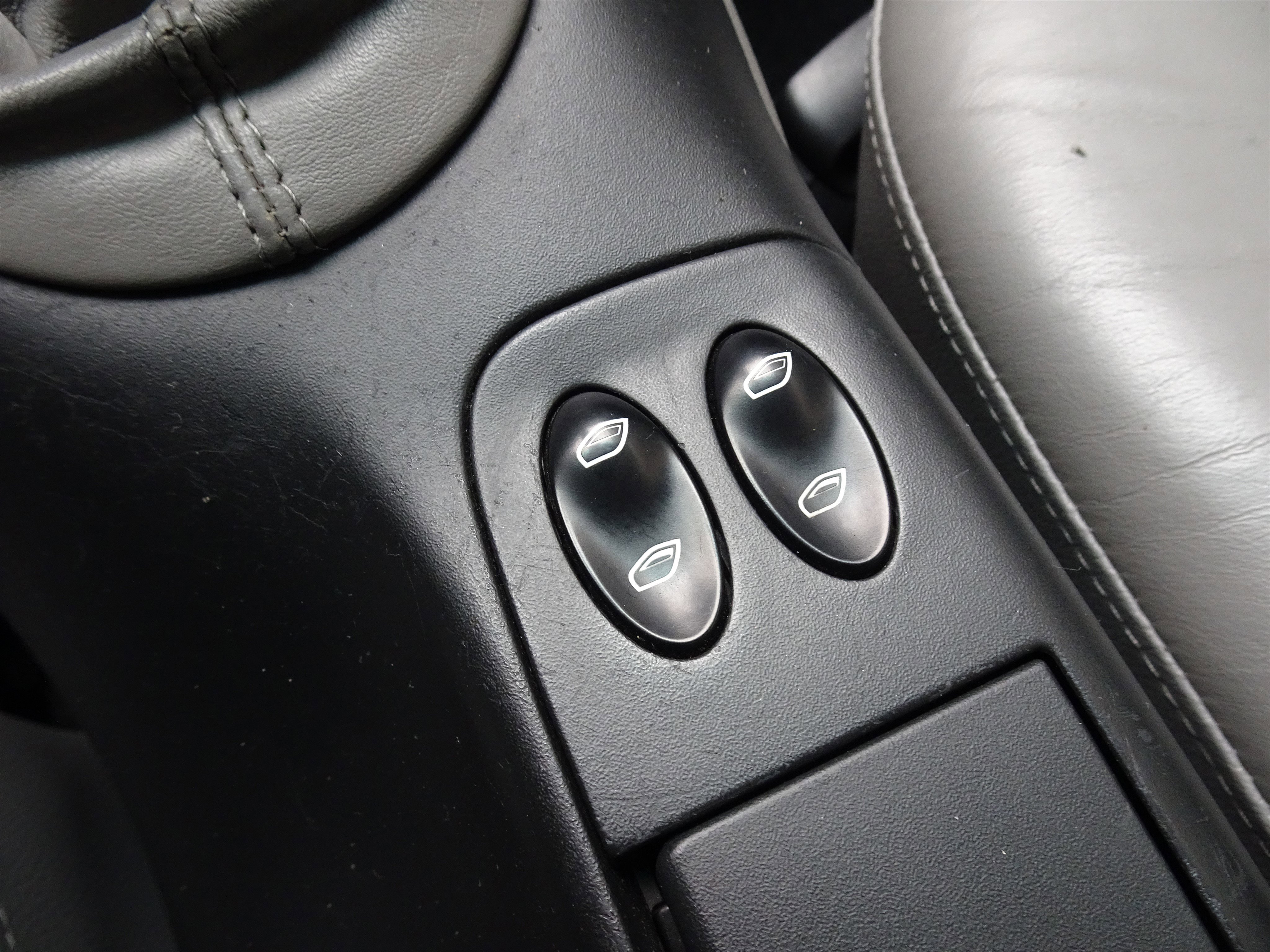 Used 2003 Porsche Boxster image 24