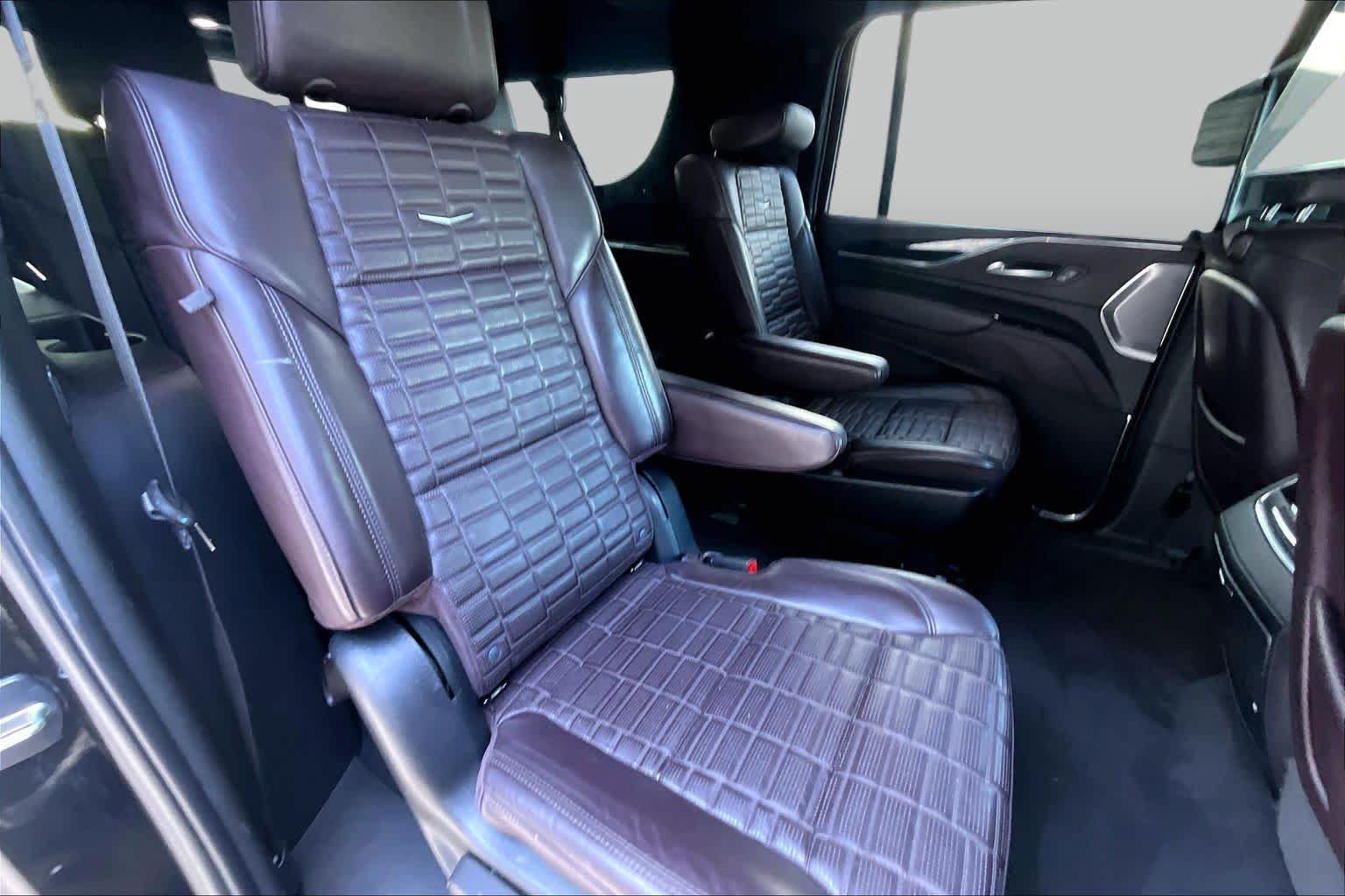 Used 2023 Cadillac Escalade ESV Sport Platinum AWD/4WD image 18