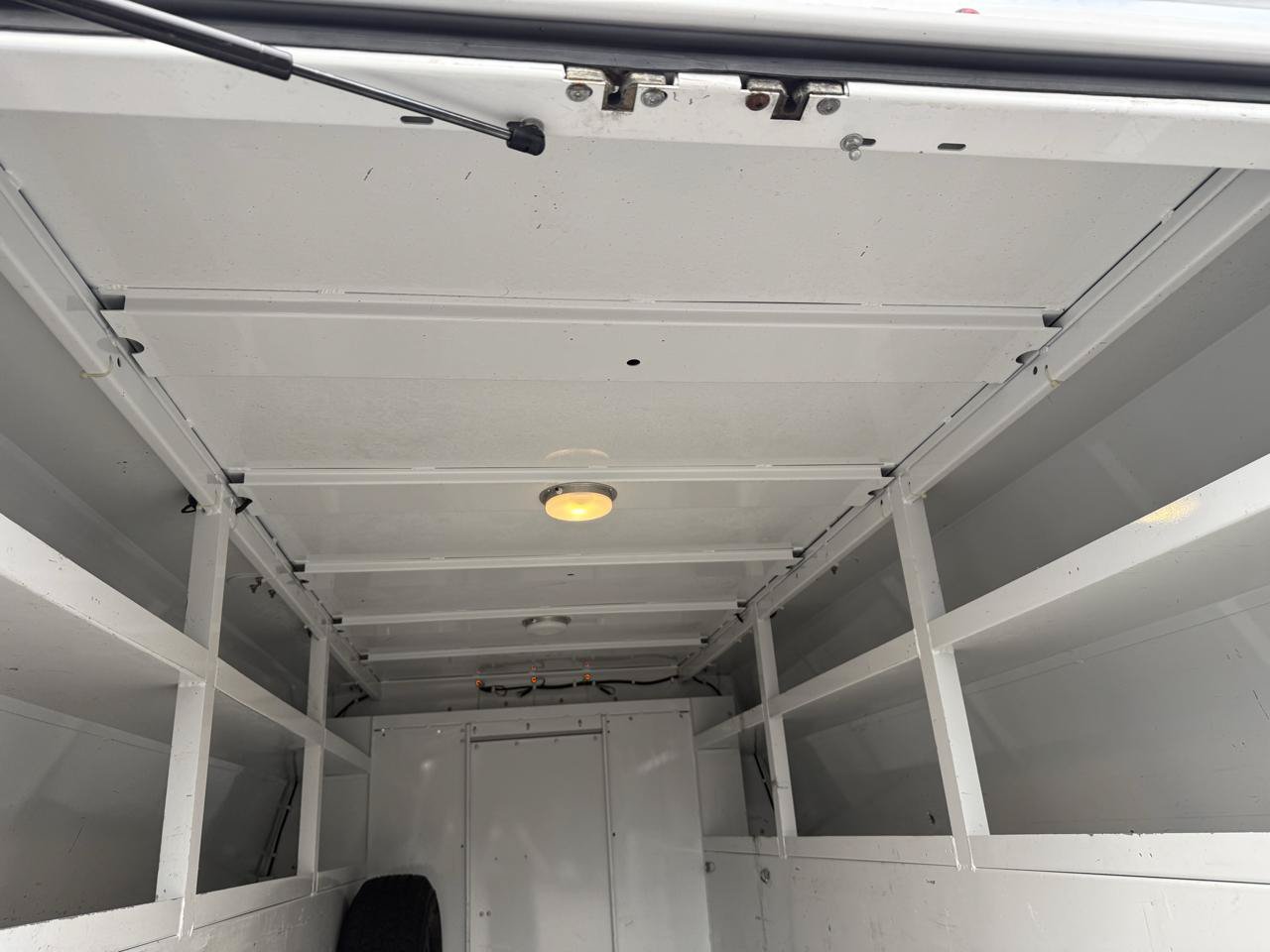 Used 2017 Chevrolet Express 3500 RWD image 17