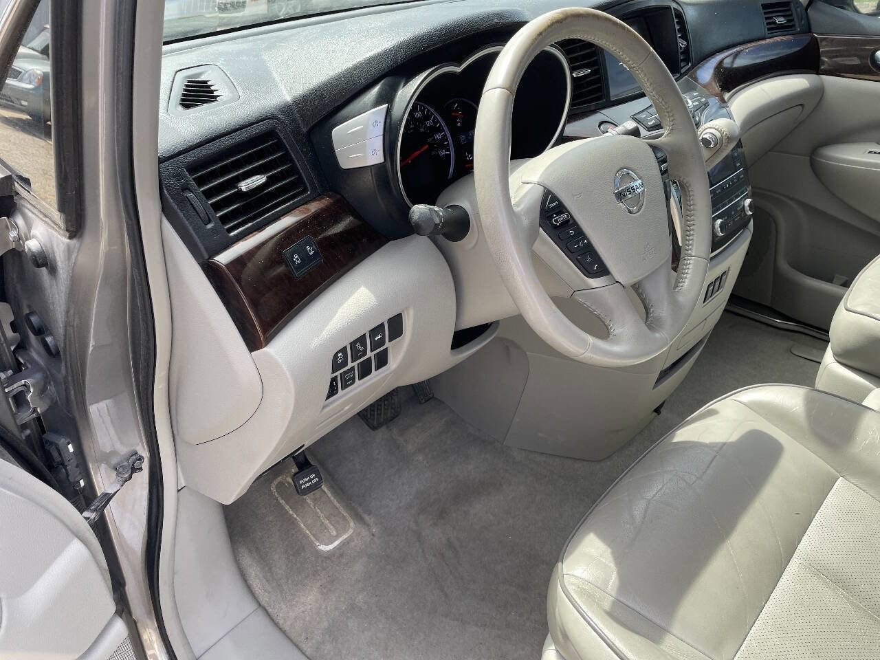 Used 2012 Nissan Quest LE FWD image 12